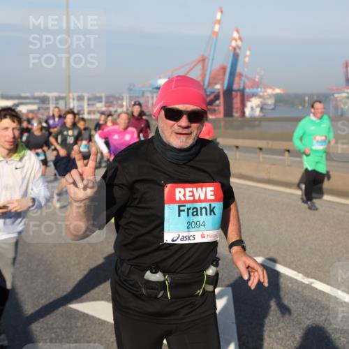 03.10.2025 - Köhlbrandbrückenlauf Yannick Fuchs http://msf.ph/oto/9180435 03.10.2025 08:54:38 Position 2 2094 meine-sportfotos.de