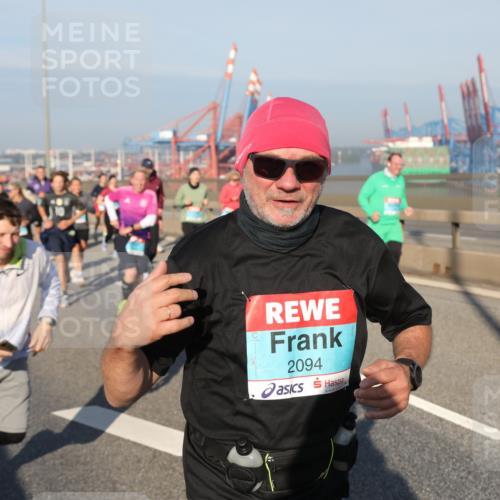 03.10.2025 - Köhlbrandbrückenlauf Yannick Fuchs http://msf.ph/oto/9180436 03.10.2025 08:54:39 Position 2 2094 meine-sportfotos.de