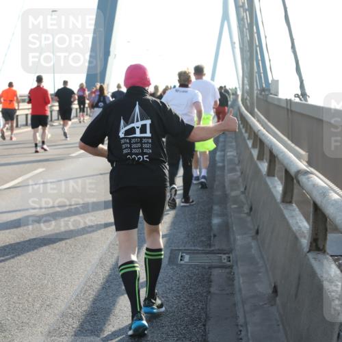 03.10.2025 - Köhlbrandbrückenlauf Yannick Fuchs http://msf.ph/oto/9180453 03.10.2025 08:54:42 Position 2 2016, 2017, 2018, 2019, 2020, 2021, 2022, 2023, 2024, 3225 meine-sportfotos.de