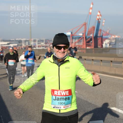 03.10.2025 - Köhlbrandbrückenlauf Yannick Fuchs http://msf.ph/oto/9180503 03.10.2025 08:54:49 Position 2 1904 meine-sportfotos.de