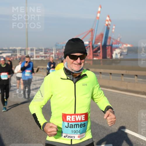 03.10.2025 - Köhlbrandbrückenlauf Yannick Fuchs http://msf.ph/oto/9180505 03.10.2025 08:54:49 Position 2 1904 meine-sportfotos.de