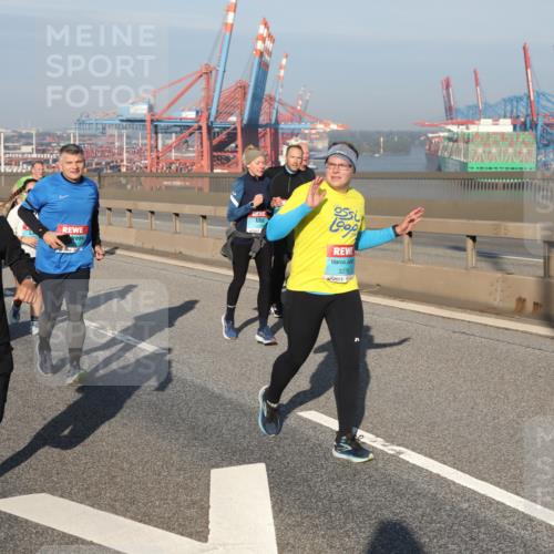 03.10.2025 - Köhlbrandbrückenlauf Yannick Fuchs http://msf.ph/oto/9180519 03.10.2025 08:54:51 Position 2 3455, 3279 meine-sportfotos.de