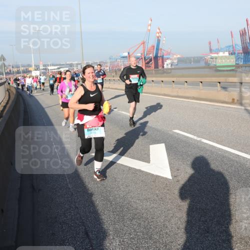 03.10.2025 - Köhlbrandbrückenlauf Yannick Fuchs http://msf.ph/oto/9180577 03.10.2025 08:54:59 Position 2 3113 meine-sportfotos.de