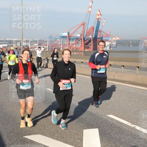 03.10.2025 - Köhlbrandbrückenlauf Yannick Fuchs http://msf.ph/oto/9180598 03.10.2025 08:55:02 Position 2 3149 meine-sportfotos.de