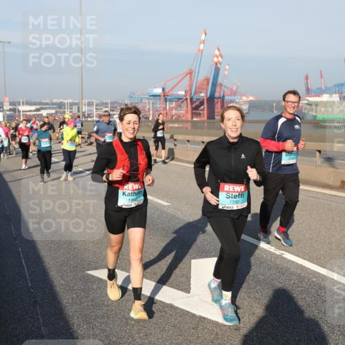 03.10.2025 - Köhlbrandbrückenlauf Yannick Fuchs http://msf.ph/oto/9180607 03.10.2025 08:55:03 Position 2 1440, 1732, 3149 meine-sportfotos.de