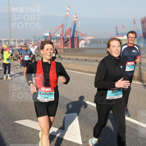 03.10.2025 - Köhlbrandbrückenlauf Yannick Fuchs http://msf.ph/oto/9180611 03.10.2025 08:55:03 Position 2 1440, 1732, 3149 meine-sportfotos.de