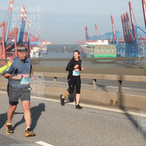 03.10.2025 - Köhlbrandbrückenlauf Yannick Fuchs http://msf.ph/oto/9180633 03.10.2025 08:55:06 Position 2 2213, 1993, 1895 meine-sportfotos.de