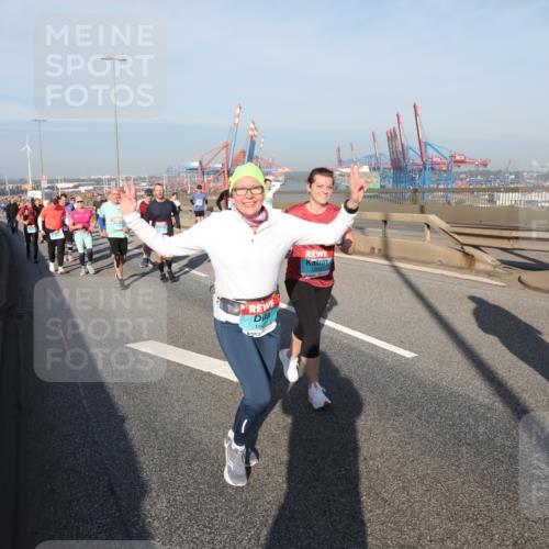 03.10.2025 - Köhlbrandbrückenlauf Yannick Fuchs http://msf.ph/oto/9180667 03.10.2025 08:55:09 Position 2 18 meine-sportfotos.de