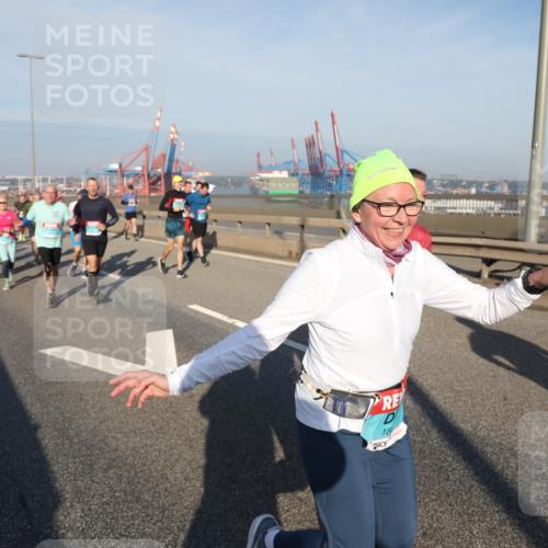 03.10.2025 - Köhlbrandbrückenlauf Yannick Fuchs http://msf.ph/oto/9180674 03.10.2025 08:55:10 Position 2 18 meine-sportfotos.de