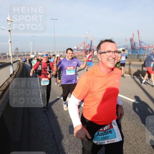 03.10.2025 - Köhlbrandbrückenlauf Yannick Fuchs http://msf.ph/oto/9180721 03.10.2025 08:55:14 Position 2 3483, 1552, 8 meine-sportfotos.de