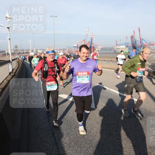 03.10.2025 - Köhlbrandbrückenlauf Yannick Fuchs http://msf.ph/oto/9180725 03.10.2025 08:55:14 Position 2 1930, 3483 meine-sportfotos.de
