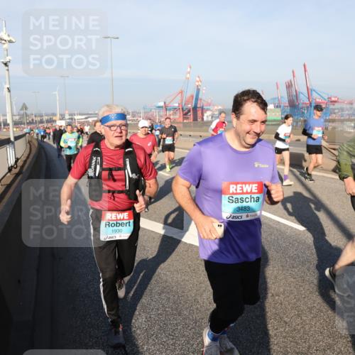 03.10.2025 - Köhlbrandbrückenlauf Yannick Fuchs http://msf.ph/oto/9180730 03.10.2025 08:55:15 Position 2 1930, 3483, 1713 meine-sportfotos.de