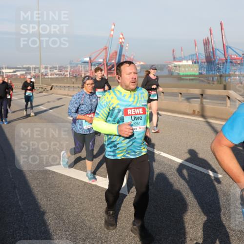03.10.2025 - Köhlbrandbrückenlauf Yannick Fuchs http://msf.ph/oto/9180770 03.10.2025 08:55:19 Position 2 2251, 37 meine-sportfotos.de