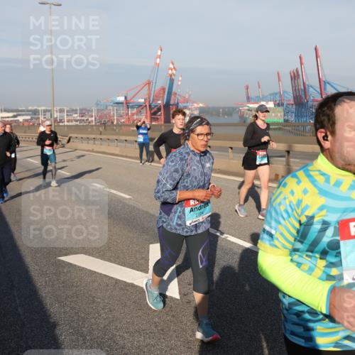 03.10.2025 - Köhlbrandbrückenlauf Yannick Fuchs http://msf.ph/oto/9180778 03.10.2025 08:55:19 Position 2 2774, 2251 meine-sportfotos.de