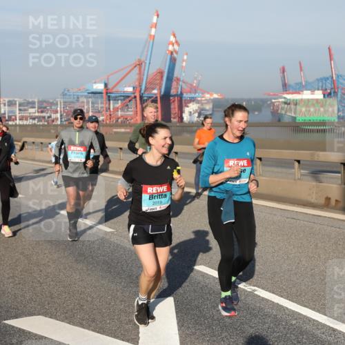 03.10.2025 - Köhlbrandbrückenlauf Yannick Fuchs http://msf.ph/oto/9180855 03.10.2025 08:55:30 Position 2 2019 meine-sportfotos.de