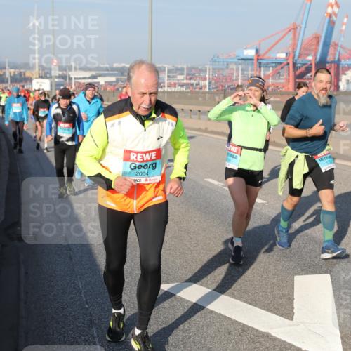 03.10.2025 - Köhlbrandbrückenlauf Yannick Fuchs http://msf.ph/oto/9180926 03.10.2025 08:55:39 Position 2 2004, 1726, 1727 meine-sportfotos.de