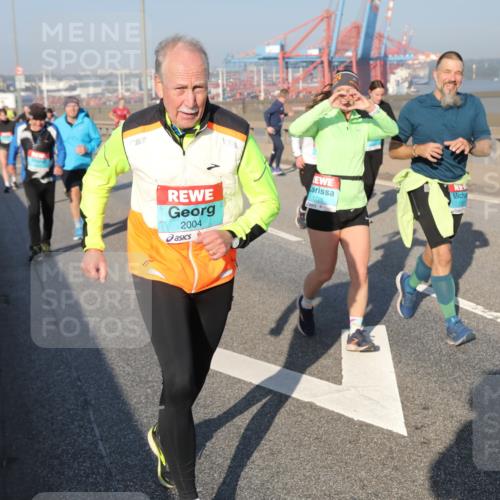 03.10.2025 - Köhlbrandbrückenlauf Yannick Fuchs http://msf.ph/oto/9180931 03.10.2025 08:55:40 Position 2 2004, 1726 meine-sportfotos.de