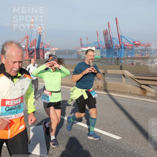 03.10.2025 - Köhlbrandbrückenlauf Yannick Fuchs http://msf.ph/oto/9180934 03.10.2025 08:55:40 Position 2 2004, 1726 meine-sportfotos.de