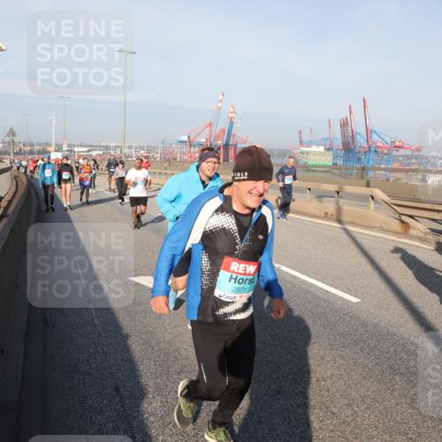 03.10.2025 - Köhlbrandbrückenlauf Yannick Fuchs http://msf.ph/oto/9180954 03.10.2025 08:55:43 Position 2 2971 meine-sportfotos.de