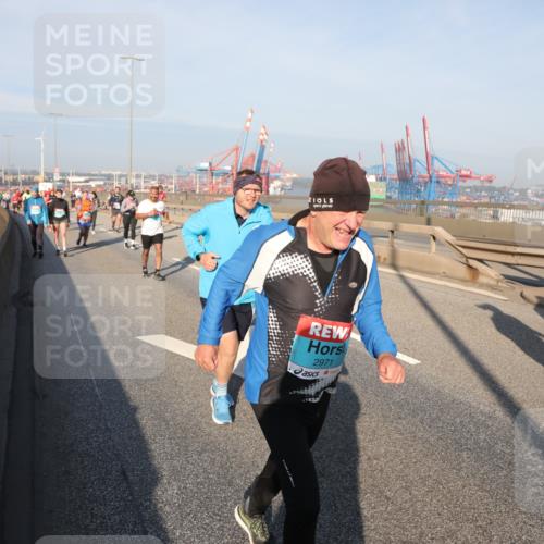 03.10.2025 - Köhlbrandbrückenlauf Yannick Fuchs http://msf.ph/oto/9180956 03.10.2025 08:55:43 Position 2 2971 meine-sportfotos.de