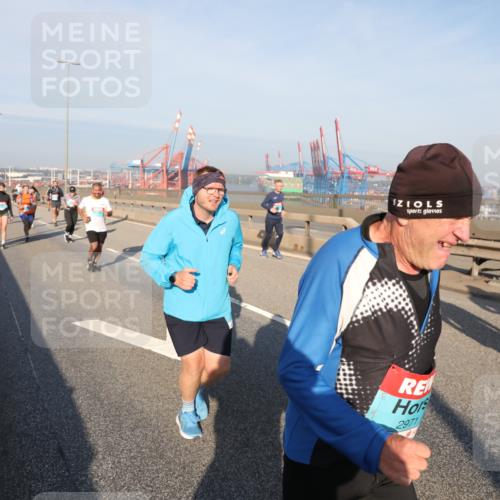 03.10.2025 - Köhlbrandbrückenlauf Yannick Fuchs http://msf.ph/oto/9180961 03.10.2025 08:55:44 Position 2 2971 meine-sportfotos.de