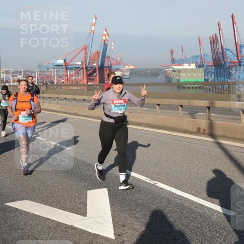 03.10.2025 - Köhlbrandbrückenlauf Yannick Fuchs http://msf.ph/oto/9180978 03.10.2025 08:55:47 Position 2 1348, 2393 meine-sportfotos.de