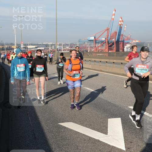 03.10.2025 - Köhlbrandbrückenlauf Yannick Fuchs http://msf.ph/oto/9180983 03.10.2025 08:55:47 Position 2 1848, 2393 meine-sportfotos.de
