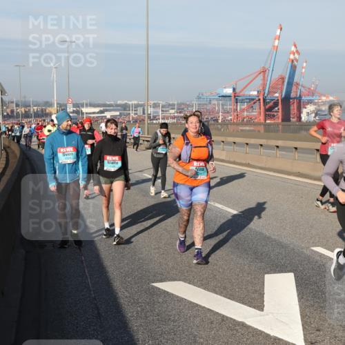 03.10.2025 - Köhlbrandbrückenlauf Yannick Fuchs http://msf.ph/oto/9180985 03.10.2025 08:55:47 Position 2 2393 meine-sportfotos.de