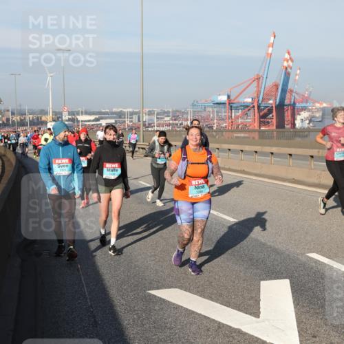 03.10.2025 - Köhlbrandbrückenlauf Yannick Fuchs http://msf.ph/oto/9180987 03.10.2025 08:55:48 Position 2 3328, 1348, 2393 meine-sportfotos.de