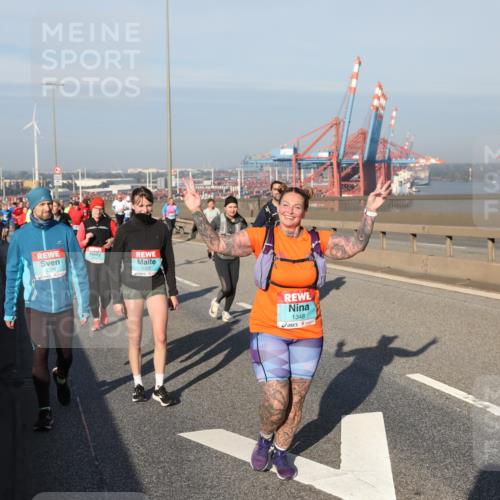 03.10.2025 - Köhlbrandbrückenlauf Yannick Fuchs http://msf.ph/oto/9180995 03.10.2025 08:55:48 Position 2 3329, 3328, 1348 meine-sportfotos.de