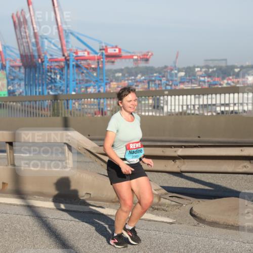 03.10.2025 - Köhlbrandbrückenlauf Yannick Fuchs http://msf.ph/oto/9181031 03.10.2025 08:55:55 Position 2 2083 meine-sportfotos.de