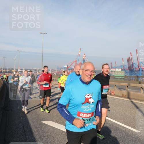 03.10.2025 - Köhlbrandbrückenlauf Yannick Fuchs http://msf.ph/oto/9181091 03.10.2025 08:56:03 Position 2  meine-sportfotos.de