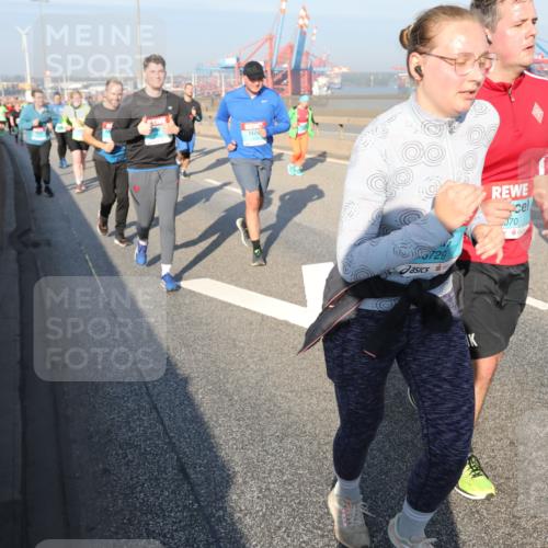 03.10.2025 - Köhlbrandbrückenlauf Yannick Fuchs http://msf.ph/oto/9181095 03.10.2025 08:56:05 Position 2 016729, 070 meine-sportfotos.de