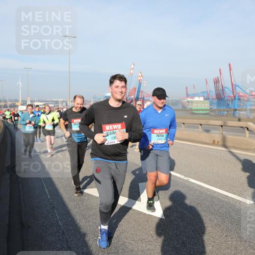 03.10.2025 - Köhlbrandbrückenlauf Yannick Fuchs http://msf.ph/oto/9181108 03.10.2025 08:56:06 Position 2 238, 2409 meine-sportfotos.de