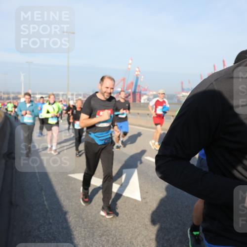 03.10.2025 - Köhlbrandbrückenlauf Yannick Fuchs http://msf.ph/oto/9181118 03.10.2025 08:56:07 Position 2 2383 meine-sportfotos.de
