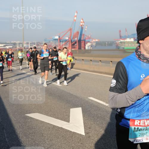 03.10.2025 - Köhlbrandbrückenlauf Yannick Fuchs http://msf.ph/oto/9181147 03.10.2025 08:56:12 Position 2 2952 meine-sportfotos.de