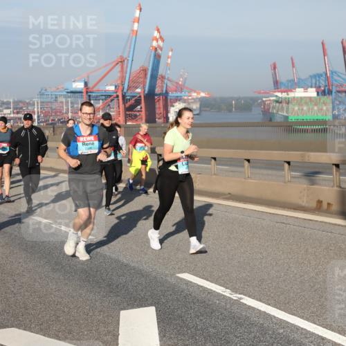 03.10.2025 - Köhlbrandbrückenlauf Yannick Fuchs http://msf.ph/oto/9181151 03.10.2025 08:56:13 Position 2 1910 meine-sportfotos.de