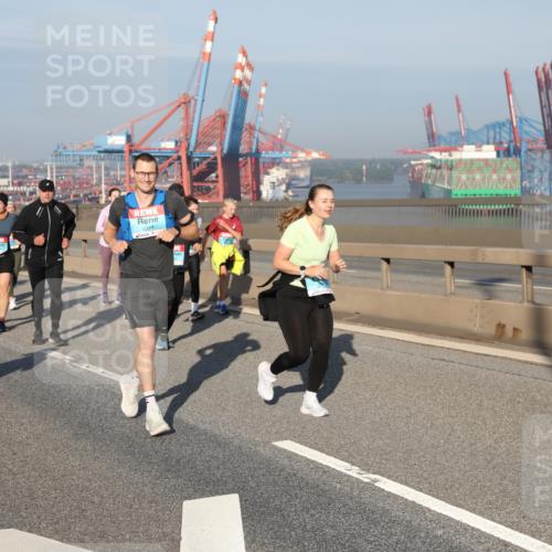 03.10.2025 - Köhlbrandbrückenlauf Yannick Fuchs http://msf.ph/oto/9181153 03.10.2025 08:56:13 Position 2 2374 meine-sportfotos.de