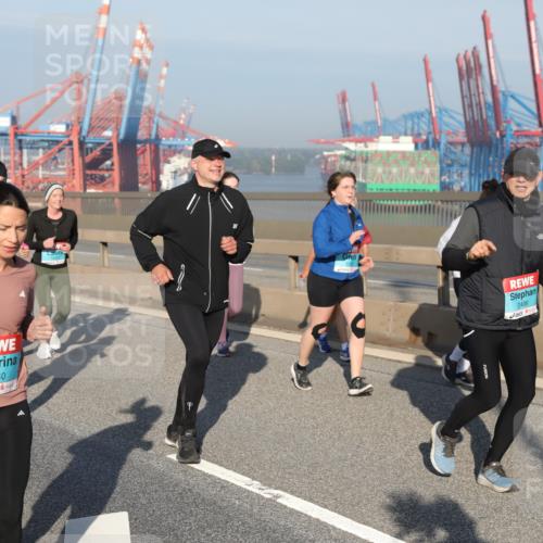 03.10.2025 - Köhlbrandbrückenlauf Yannick Fuchs http://msf.ph/oto/9181166 03.10.2025 08:56:16 Position 2 2240, 2406 meine-sportfotos.de