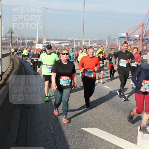 03.10.2025 - Köhlbrandbrückenlauf Yannick Fuchs http://msf.ph/oto/9181179 03.10.2025 08:56:18 Position 2 2280, 2835, 2136 meine-sportfotos.de