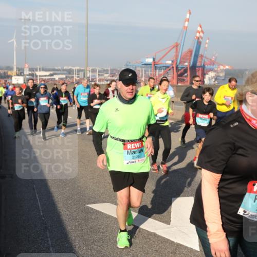 03.10.2025 - Köhlbrandbrückenlauf Yannick Fuchs http://msf.ph/oto/9181196 03.10.2025 08:56:21 Position 2 2525, 2280 meine-sportfotos.de