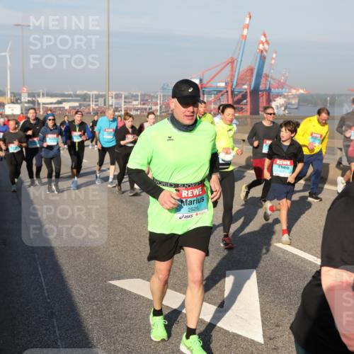 03.10.2025 - Köhlbrandbrückenlauf Yannick Fuchs http://msf.ph/oto/9181198 03.10.2025 08:56:21 Position 2 2525, 140, 2280 meine-sportfotos.de