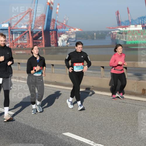 03.10.2025 - Köhlbrandbrückenlauf Yannick Fuchs http://msf.ph/oto/9181249 03.10.2025 08:56:30 Position 2 2059, 2237 meine-sportfotos.de
