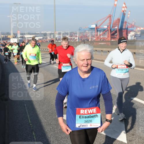 03.10.2025 - Köhlbrandbrückenlauf Yannick Fuchs http://msf.ph/oto/9181272 03.10.2025 08:56:33 Position 2 1781, 3626, 2286 meine-sportfotos.de