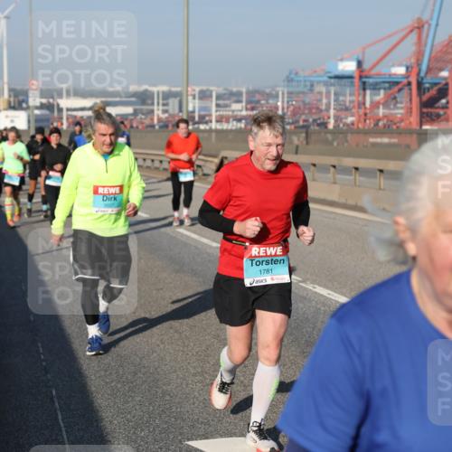 03.10.2025 - Köhlbrandbrückenlauf Yannick Fuchs http://msf.ph/oto/9181273 03.10.2025 08:56:34 Position 2 3607, 1781, 2 meine-sportfotos.de