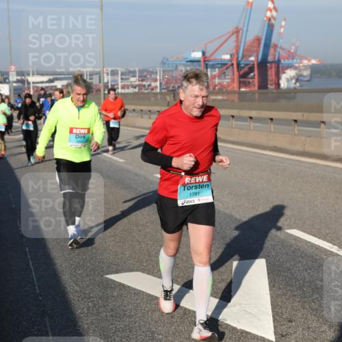 03.10.2025 - Köhlbrandbrückenlauf Yannick Fuchs http://msf.ph/oto/9181279 03.10.2025 08:56:34 Position 2 1781 meine-sportfotos.de