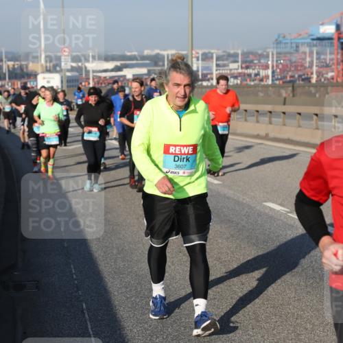 03.10.2025 - Köhlbrandbrückenlauf Yannick Fuchs http://msf.ph/oto/9181280 03.10.2025 08:56:35 Position 2 3607, 1781 meine-sportfotos.de