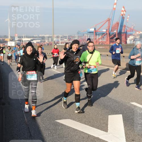 03.10.2025 - Köhlbrandbrückenlauf Yannick Fuchs http://msf.ph/oto/9181343 03.10.2025 08:56:42 Position 2 1935 meine-sportfotos.de
