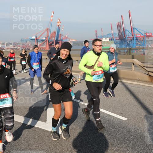 03.10.2025 - Köhlbrandbrückenlauf Yannick Fuchs http://msf.ph/oto/9181355 03.10.2025 08:56:43 Position 2 1935, 2618 meine-sportfotos.de