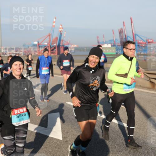 03.10.2025 - Köhlbrandbrückenlauf Yannick Fuchs http://msf.ph/oto/9181358 03.10.2025 08:56:44 Position 2 1935 meine-sportfotos.de